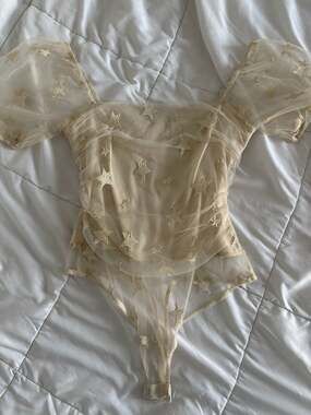 Le Lis Collection Star Embroidered Mesh Puff Sleeve Bodysuit